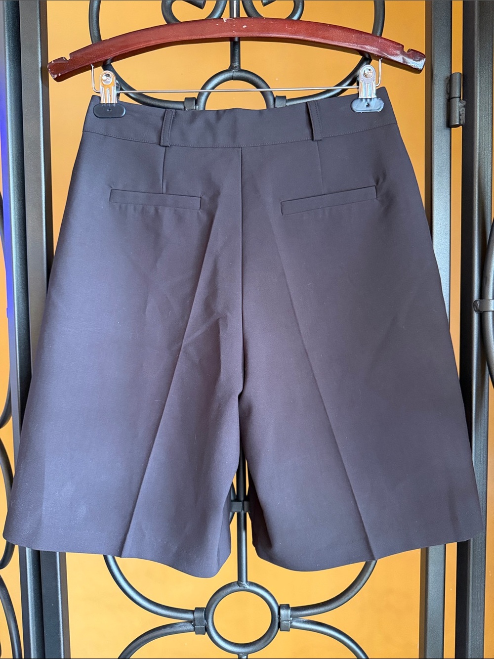 THE FRANKIE SHOP Maura Bermuda Shorts - Picture 5 of 16